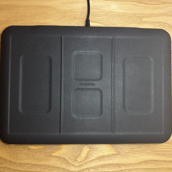 Wireless Charging Mat | Mophie 4-in-1 | For iPhone, AirPods, Watch, Samsung or G - Picture 3 of 6
